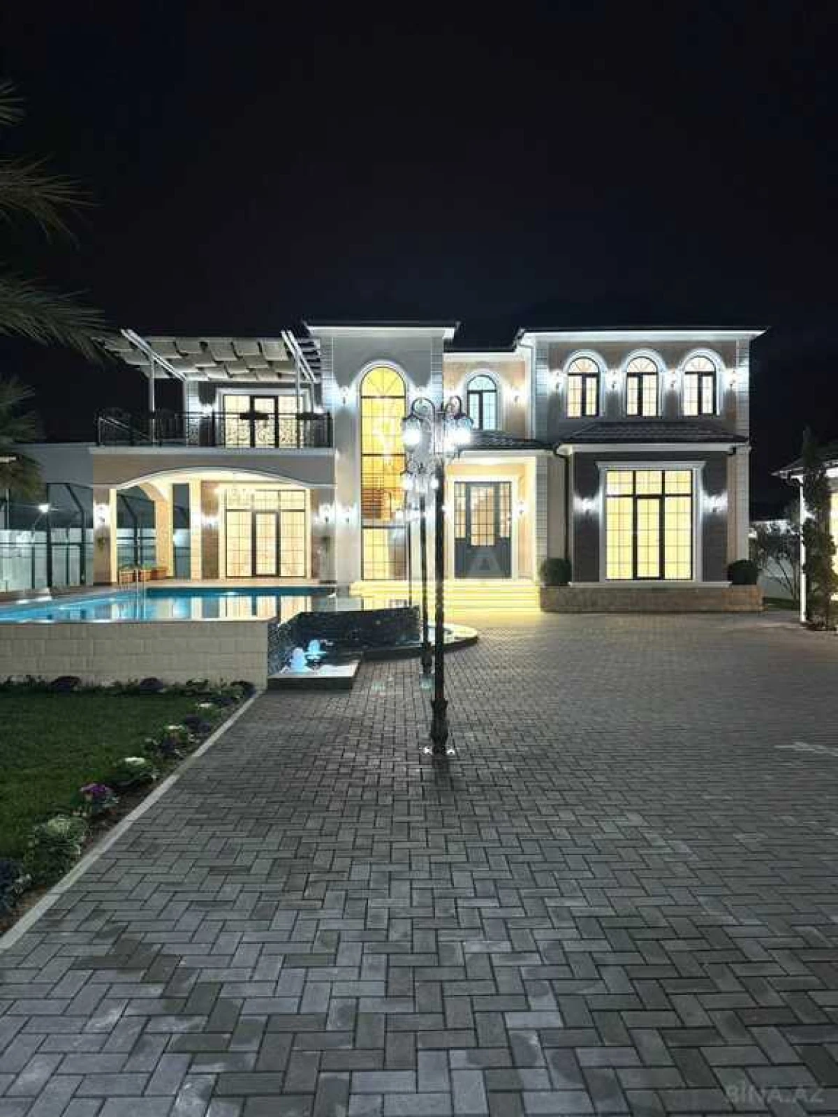 Satılır 7 otaqlı həyət evi 500 m²