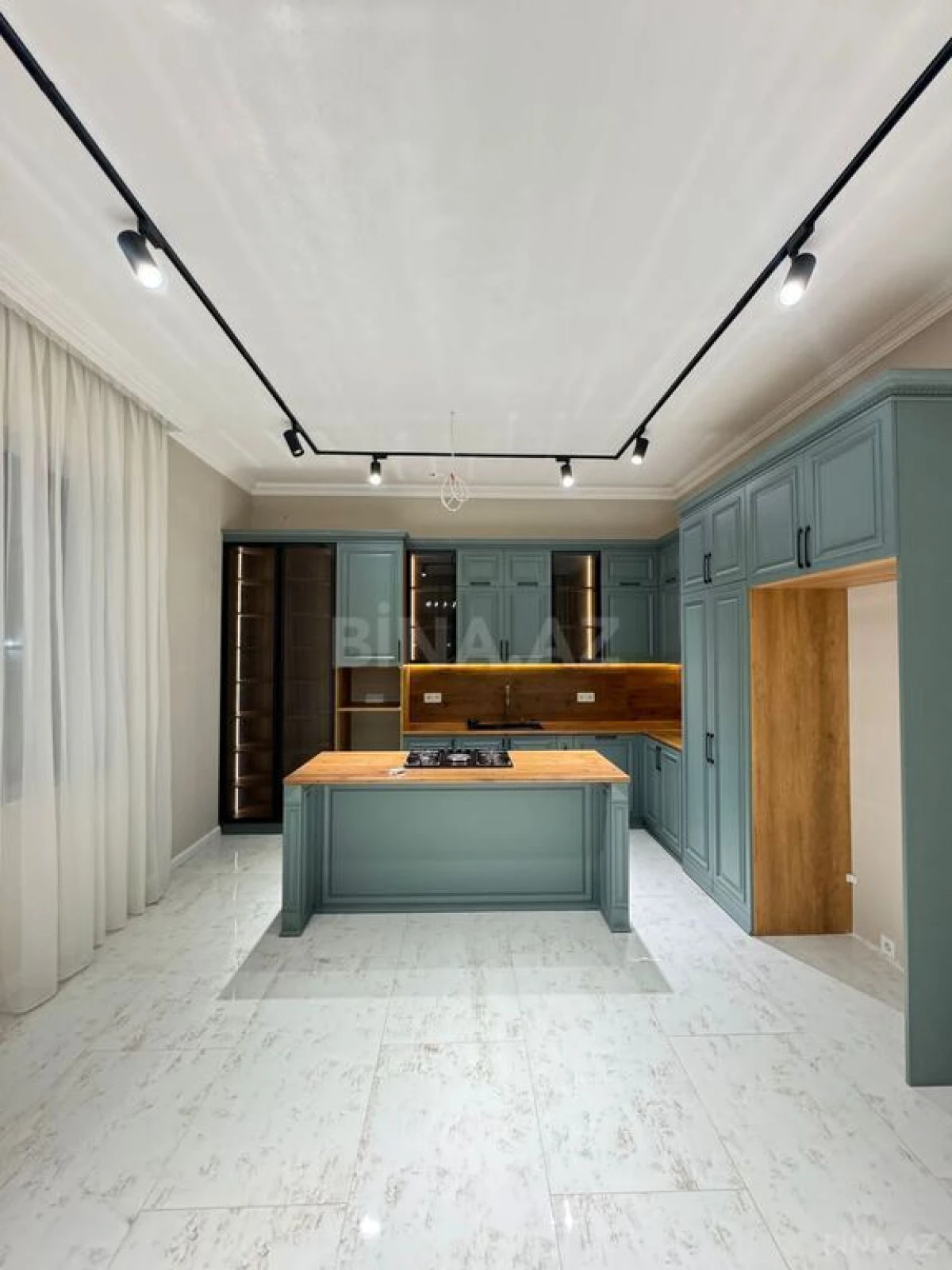 Satılır 7 otaqlı həyət evi 500 m²