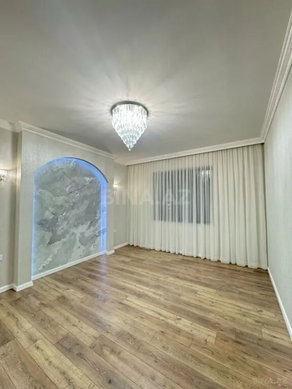 Satılır 7 otaqlı həyət evi 500 m²