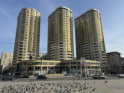 Satılır 4 otaqlı mənzil 215 m² — Bakı, Nizami 4 otaq 215.00 m²