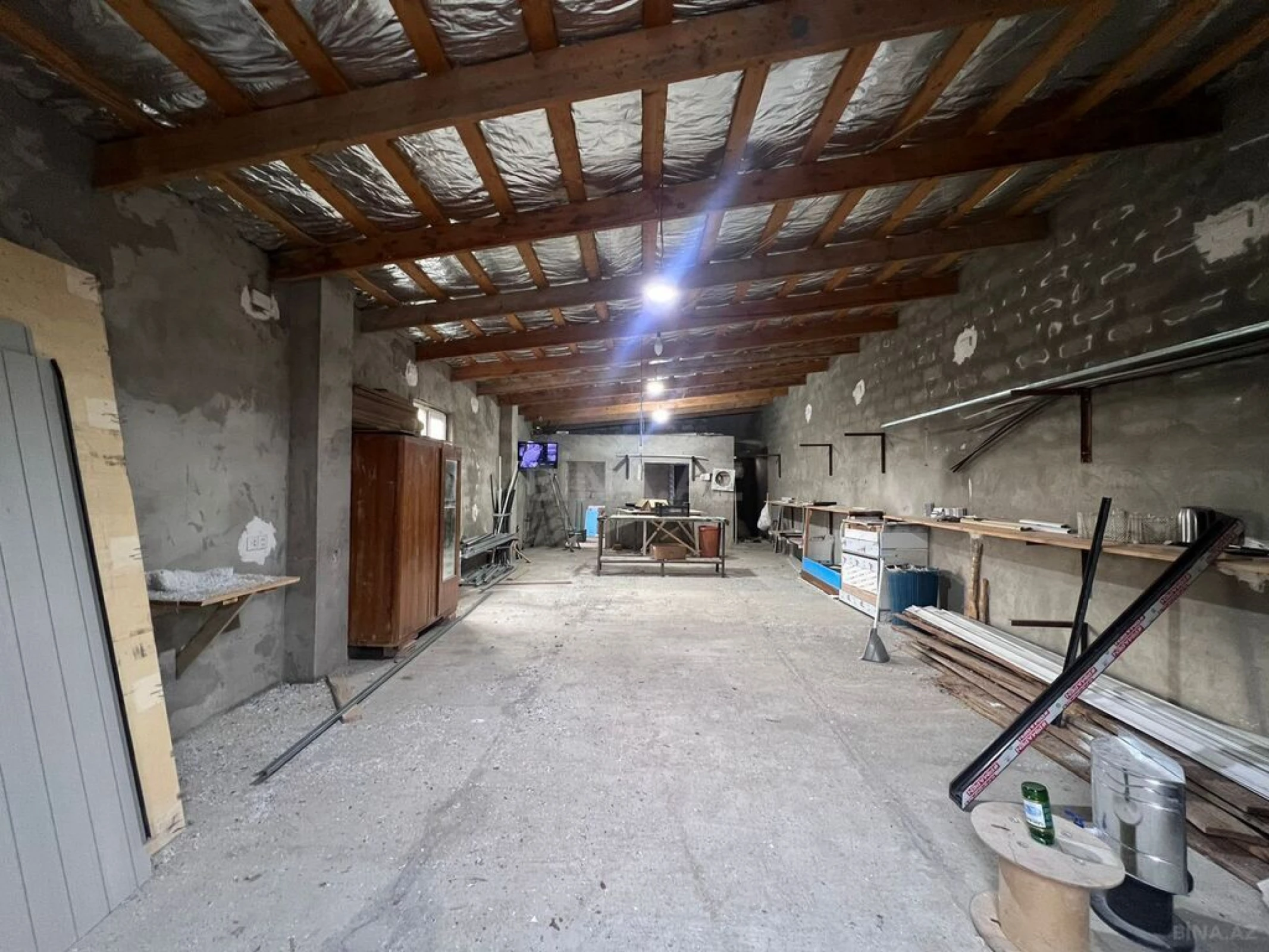 Satılır obyekt 100 m²