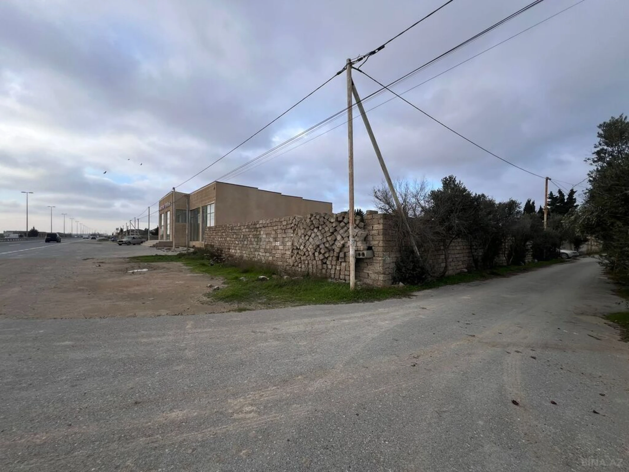 Satılır obyekt 100 m²