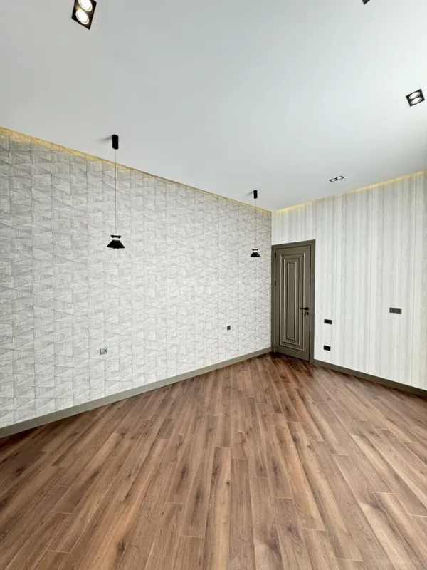 Satılır 6 otaqlı həyət evi 400 m²