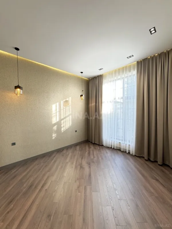 Satılır 6 otaqlı həyət evi 400 m²