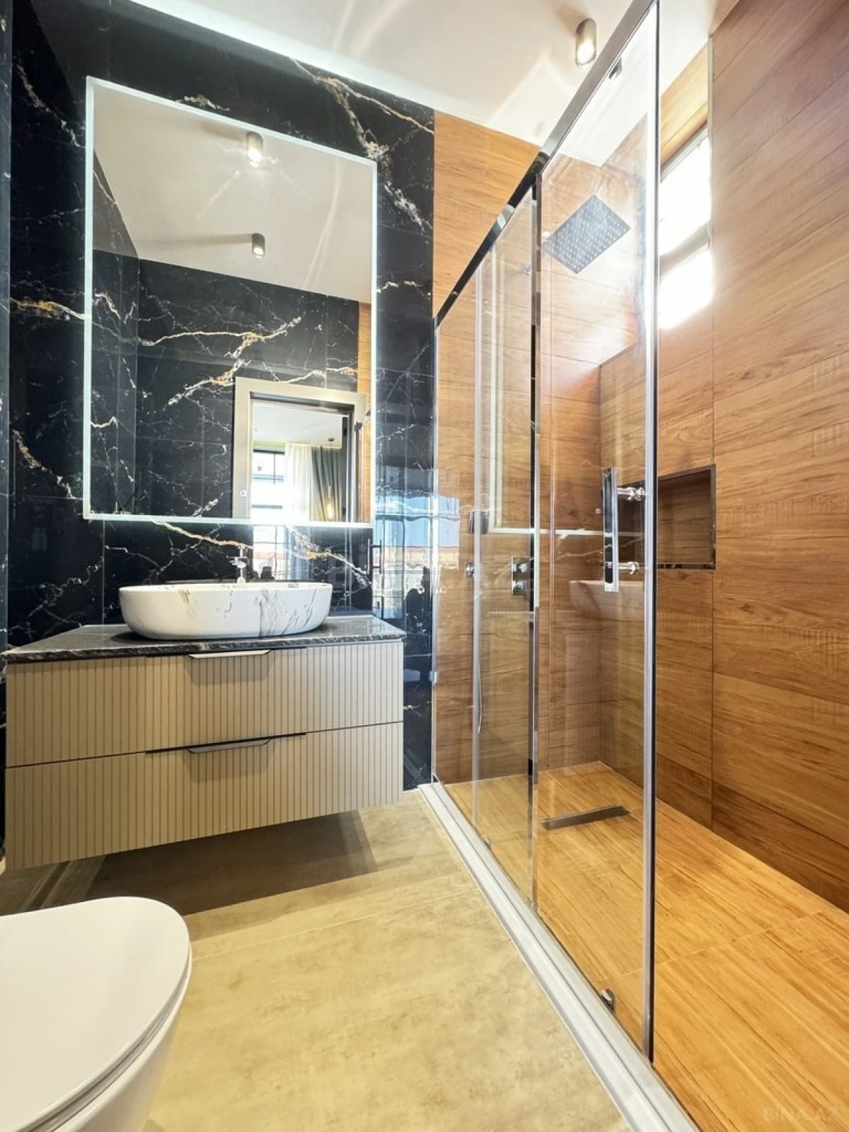 Satılır 6 otaqlı həyət evi 400 m²