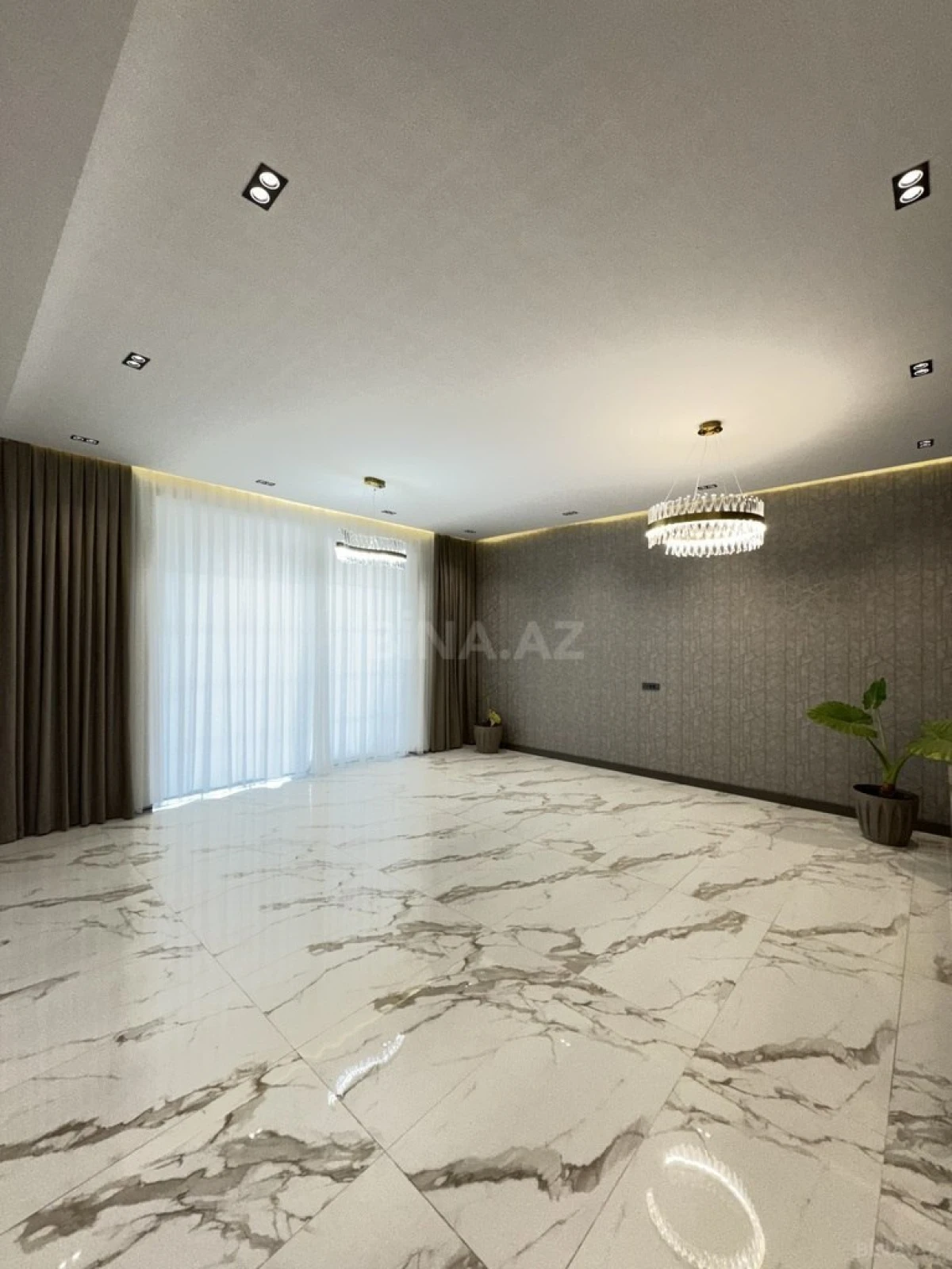 Satılır 6 otaqlı həyət evi 400 m²
