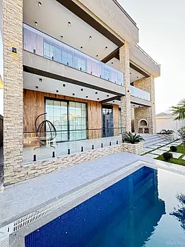 Satılır 6 otaqlı həyət evi 400 m²