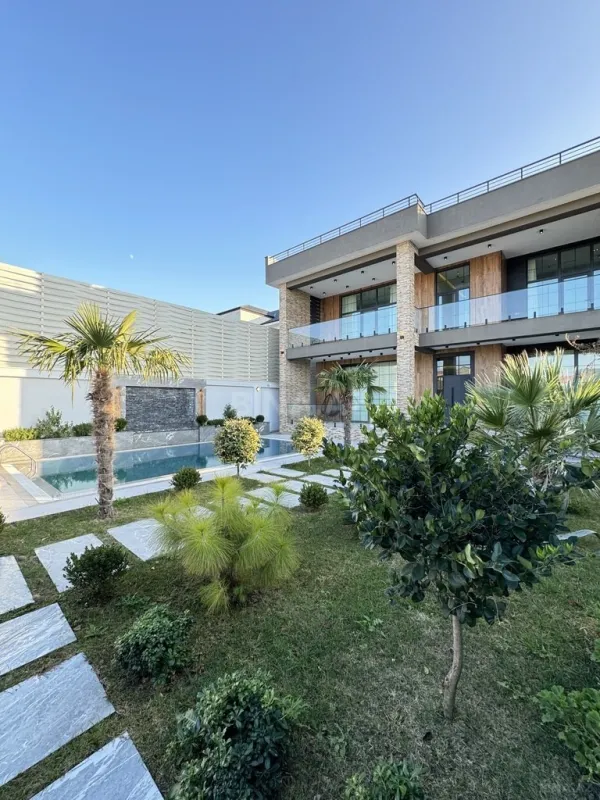Satılır 6 otaqlı həyət evi 400 m²