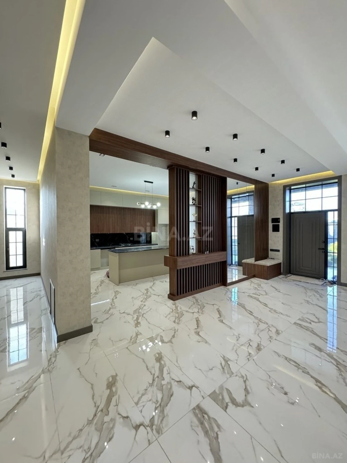 Satılır 6 otaqlı həyət evi 400 m²