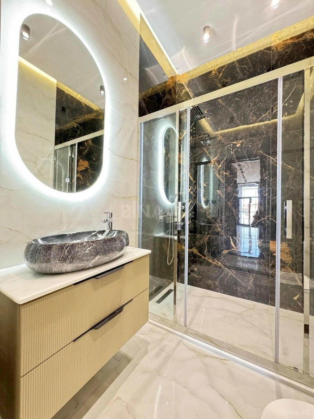 Satılır 6 otaqlı həyət evi 400 m²