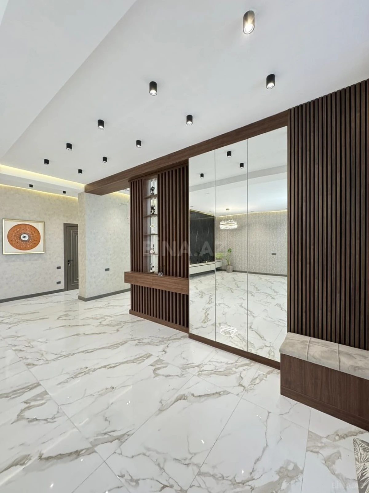 Satılır 6 otaqlı həyət evi 400 m²