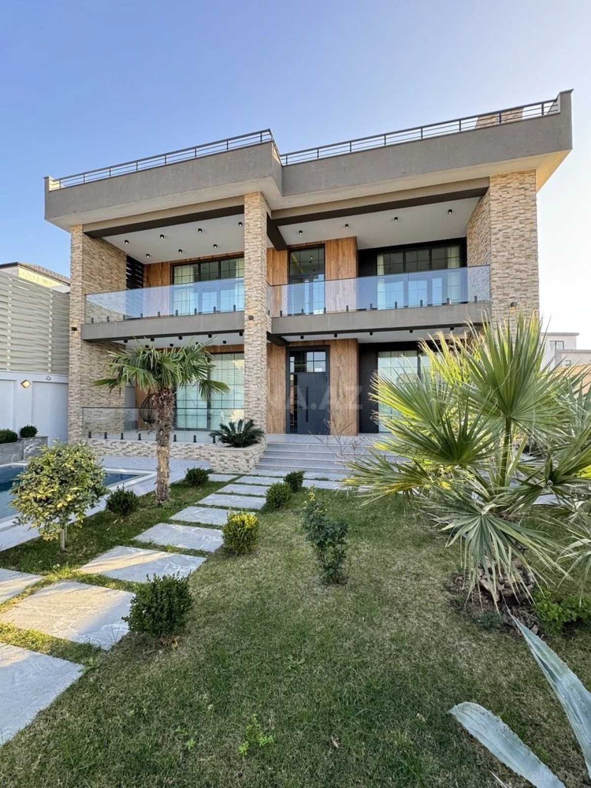 Satılır 6 otaqlı həyət evi 400 m²