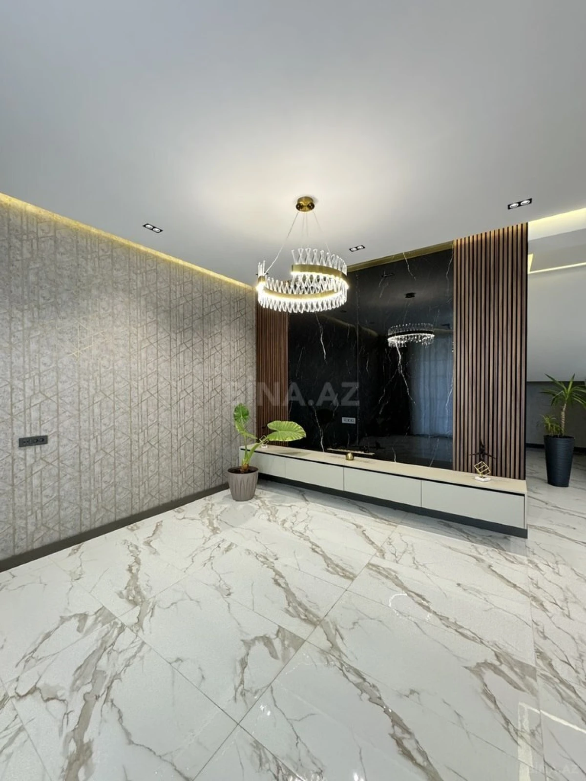 Satılır 6 otaqlı həyət evi 400 m²