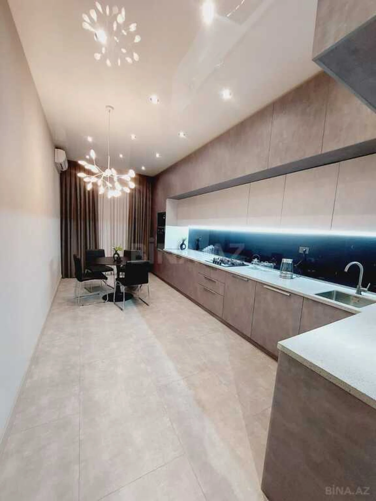 Kirayə verilir 3 otaqlı mənzil 130 m²