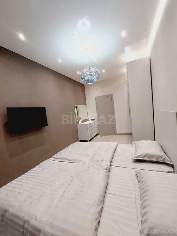 Kirayə verilir 3 otaqlı mənzil 130 m²