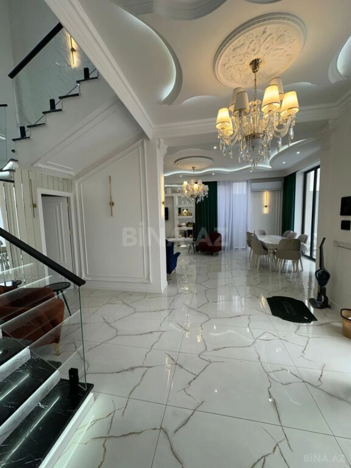 Kirayə verilir 6 otaqlı həyət evi 360 m²