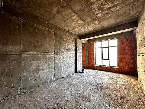 Satılır 2 otaqlı mənzil 112 m²