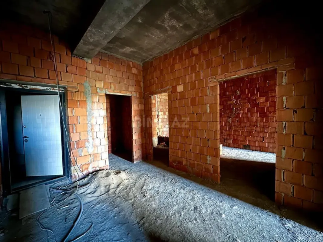 Satılır 2 otaqlı mənzil 112 m²