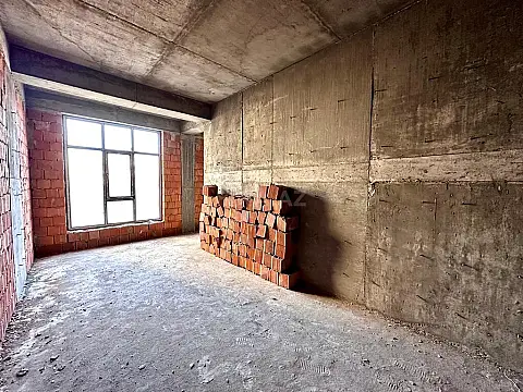 Satılır 2 otaqlı mənzil 112 m²