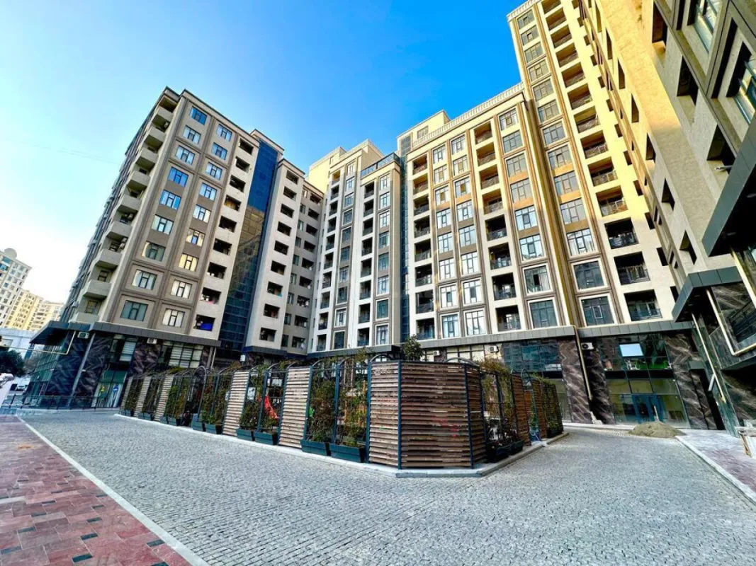 Satılır 2 otaqlı mənzil 112 m²