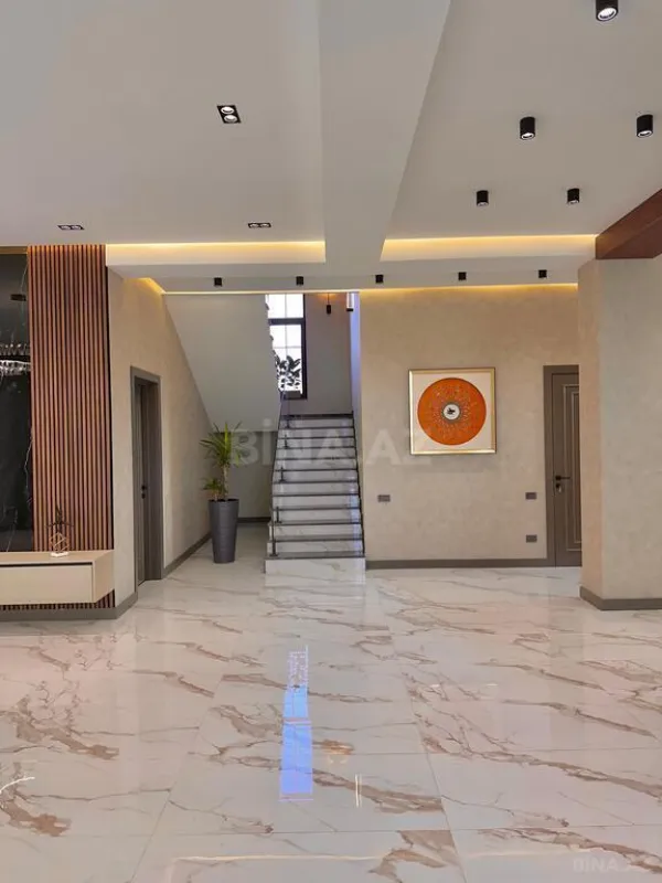 Satılır 6 otaqlı həyət evi 600 m²