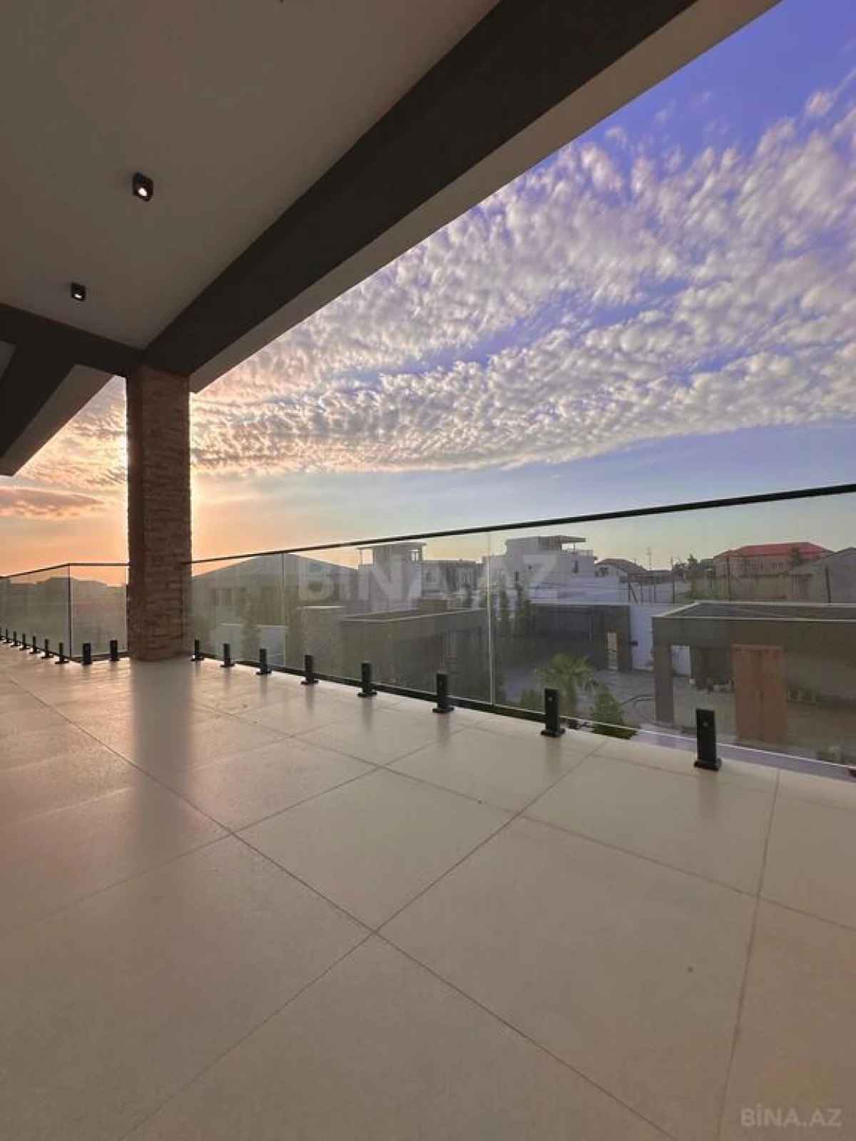 Satılır 6 otaqlı həyət evi 600 m²