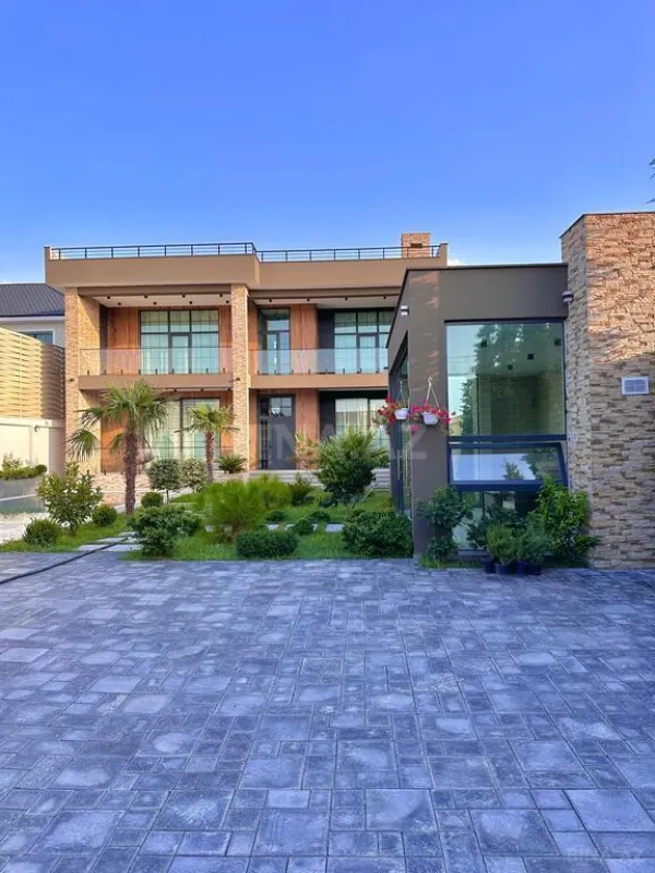 Satılır 6 otaqlı həyət evi 600 m²