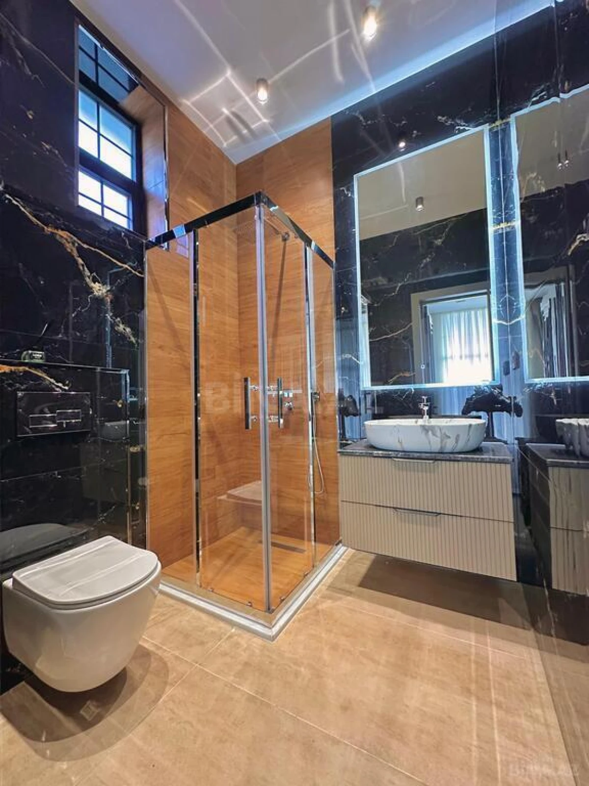 Satılır 6 otaqlı həyət evi 600 m²