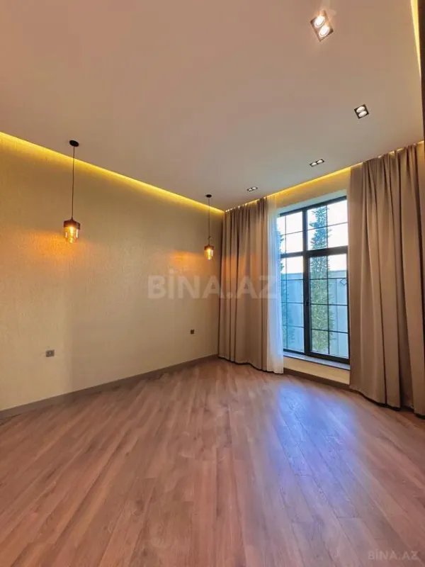 Satılır 6 otaqlı həyət evi 600 m²