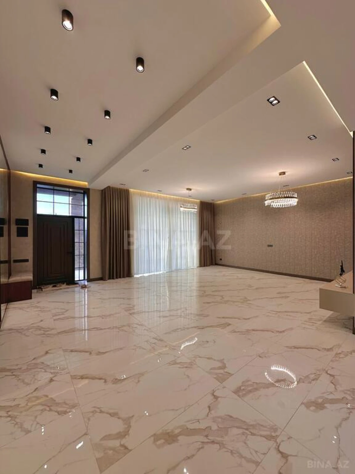 Satılır 6 otaqlı həyət evi 600 m²