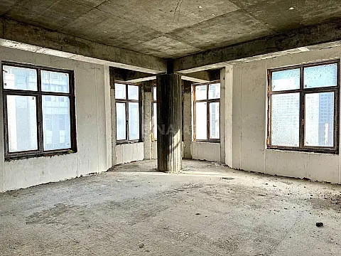 Satılır 3 otaqlı mənzil 110 m²