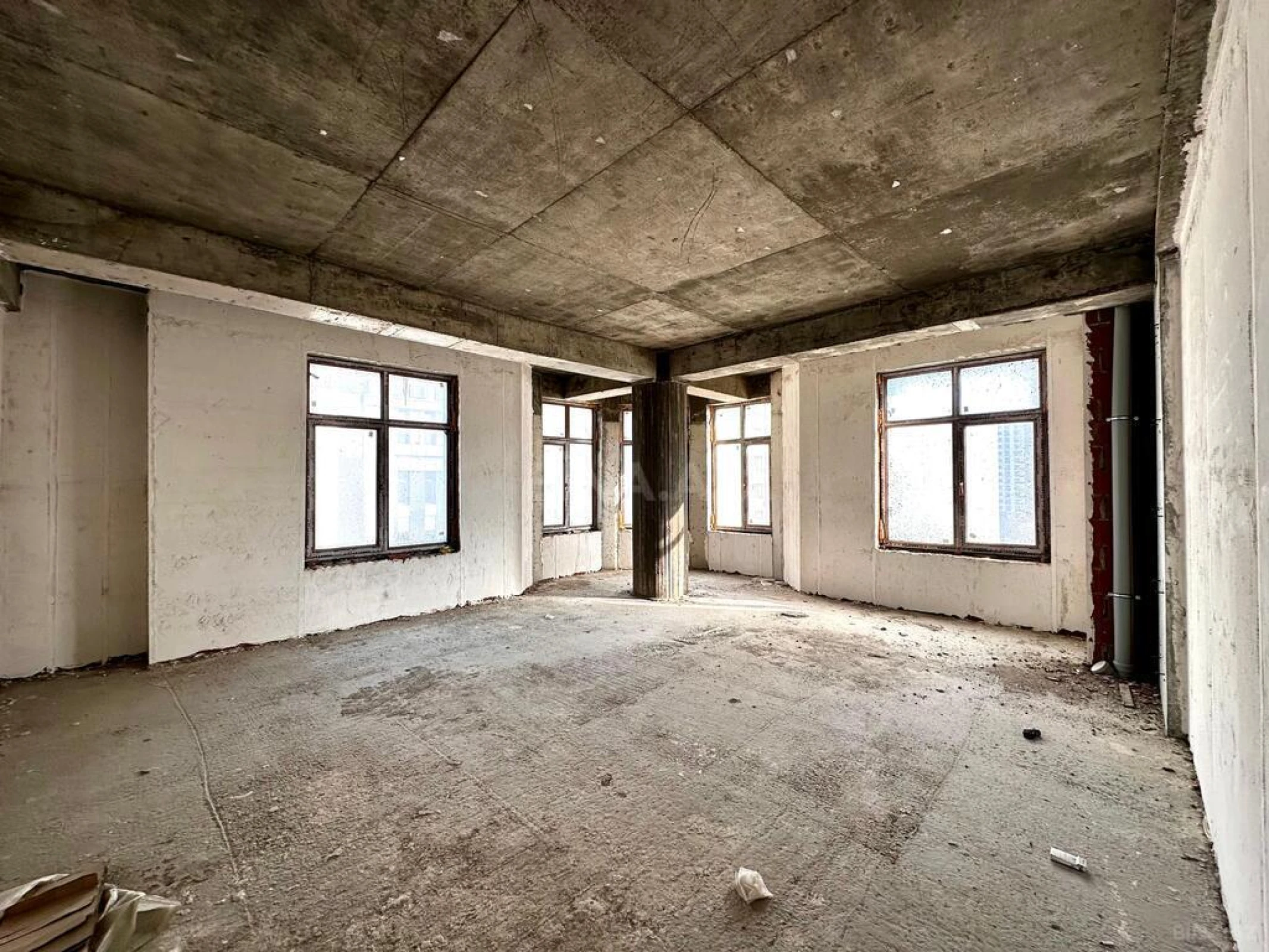 Satılır 3 otaqlı mənzil 110 m²