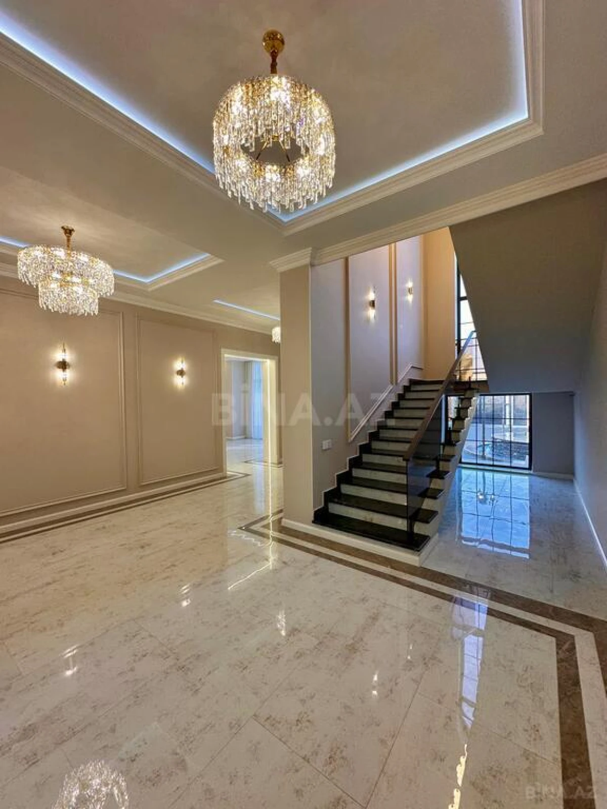 Satılır 6 otaqlı həyət evi 460 m²