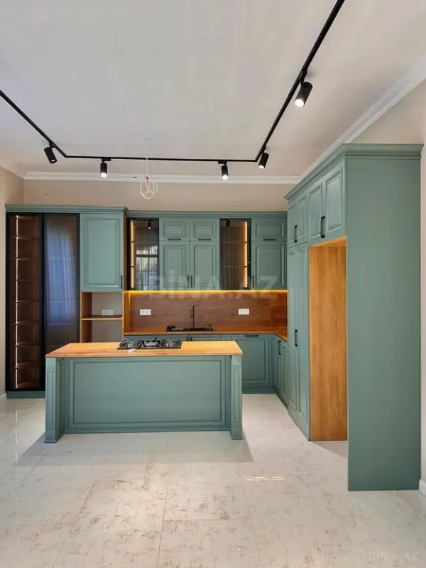 Satılır 6 otaqlı həyət evi 460 m²