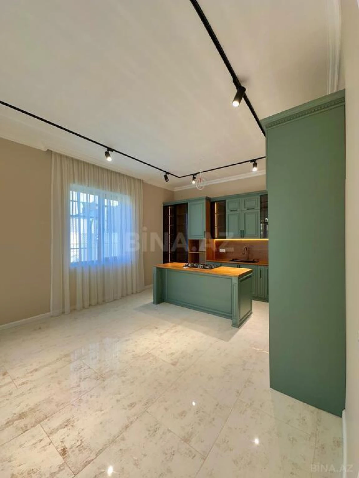 Satılır 6 otaqlı həyət evi 460 m²