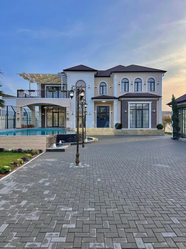 Satılır 6 otaqlı həyət evi 460 m²