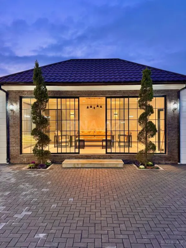 Satılır 6 otaqlı həyət evi 460 m²
