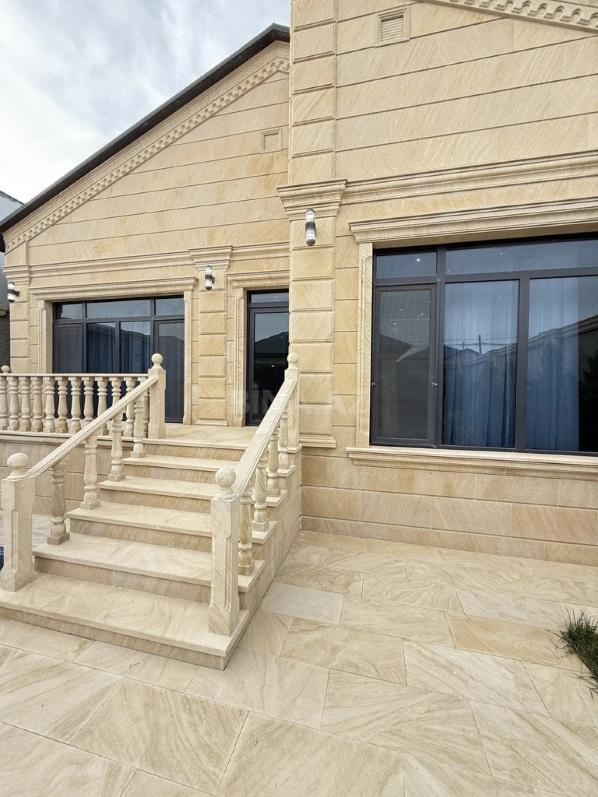 Satılır 4 otaqlı həyət evi 155 m²