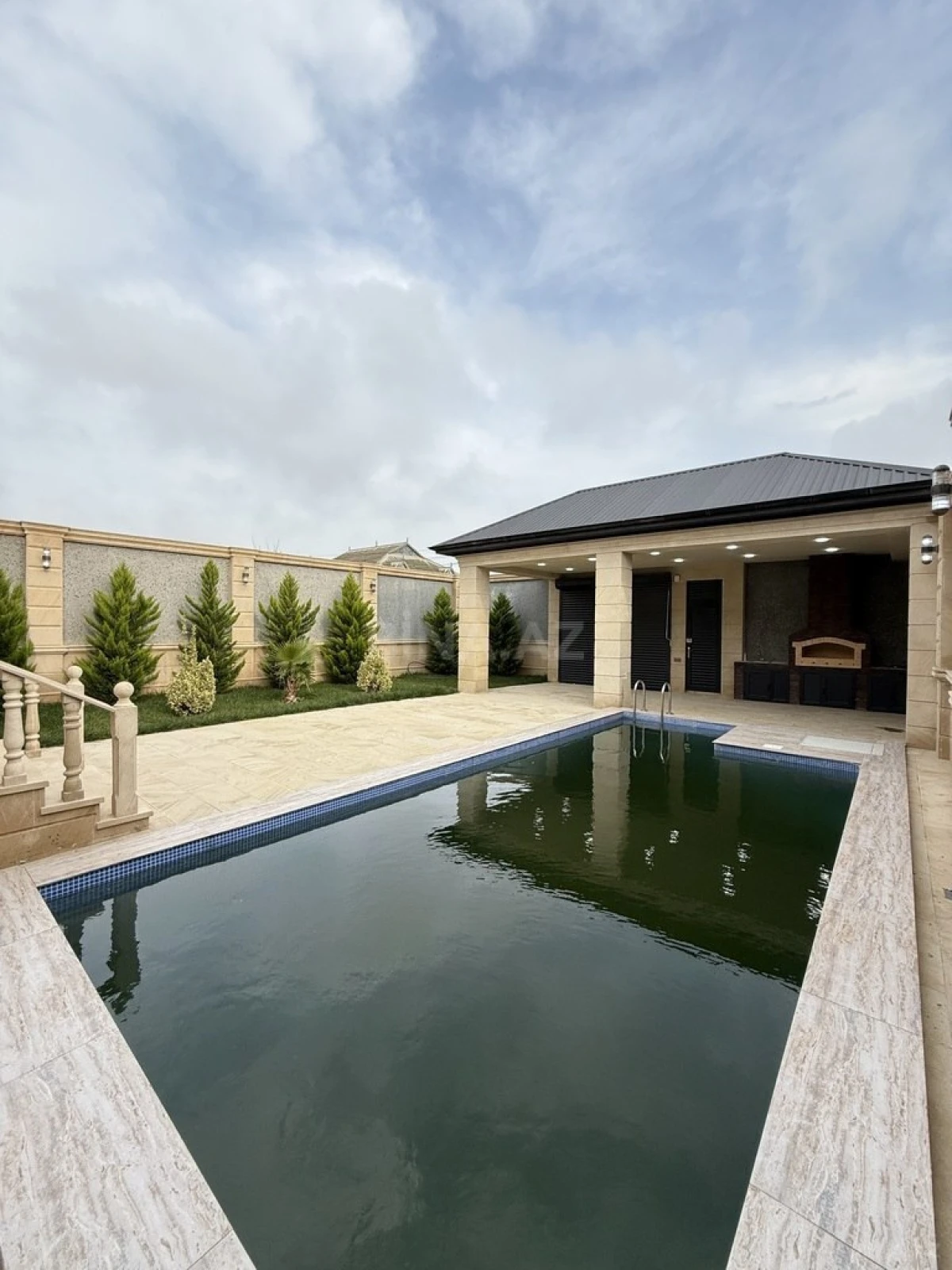 Satılır 4 otaqlı həyət evi 155 m²