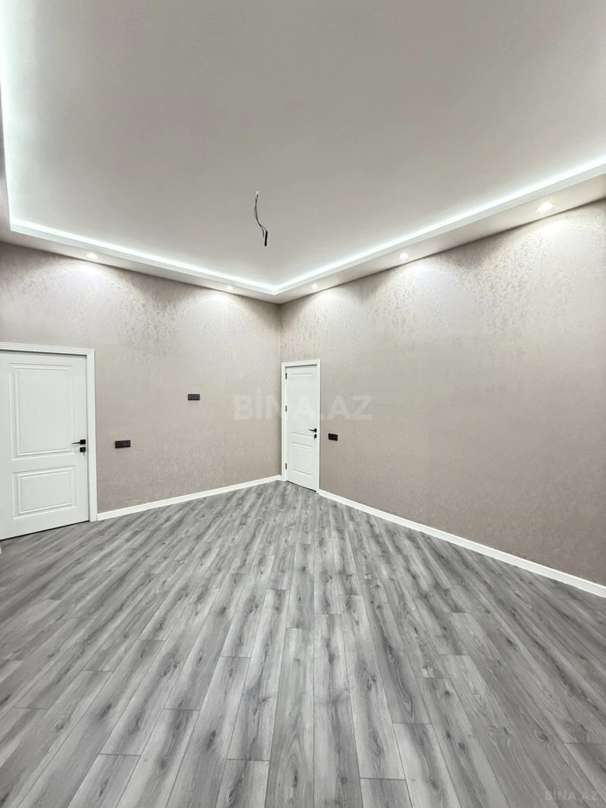 Satılır 4 otaqlı həyət evi 155 m²