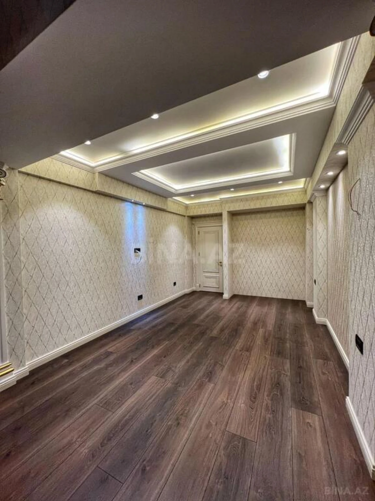 Satılır 2 otaqlı mənzil 112 m²