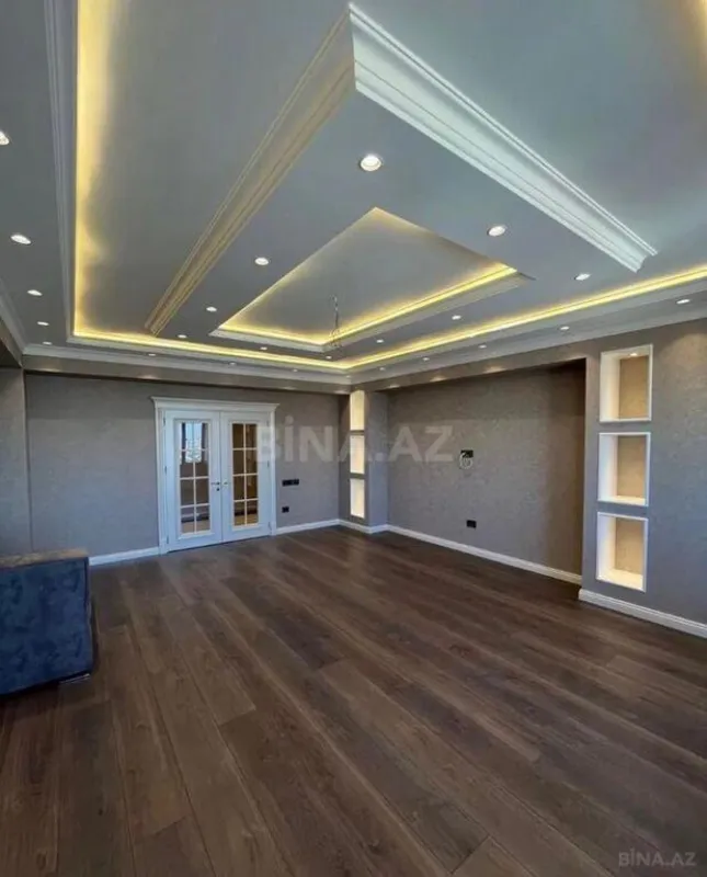 Satılır 2 otaqlı mənzil 112 m²