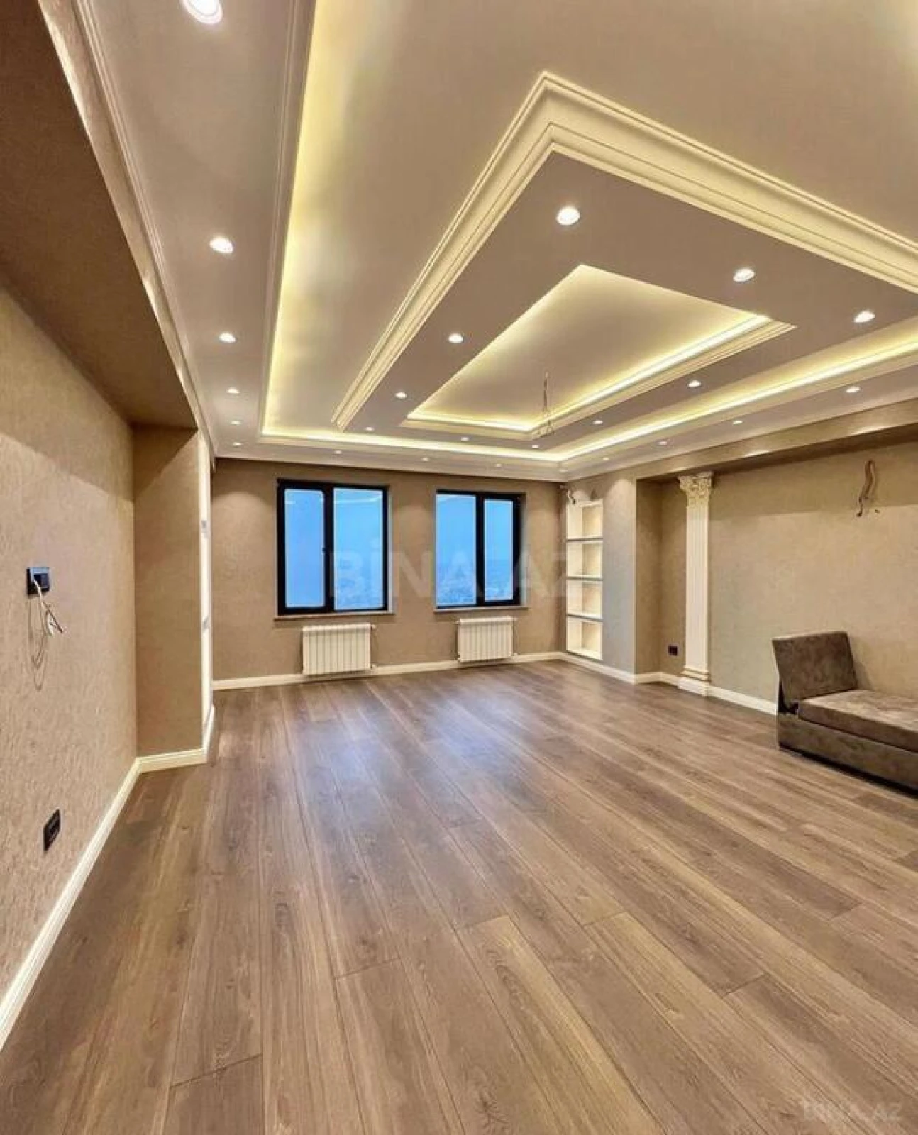 Satılır 2 otaqlı mənzil 112 m²