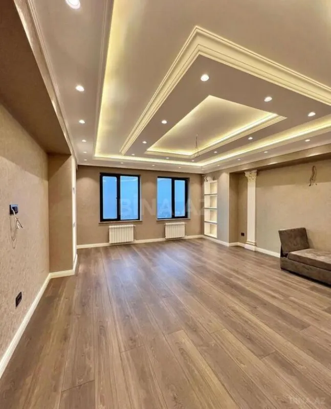Satılır 2 otaqlı mənzil 112 m²
