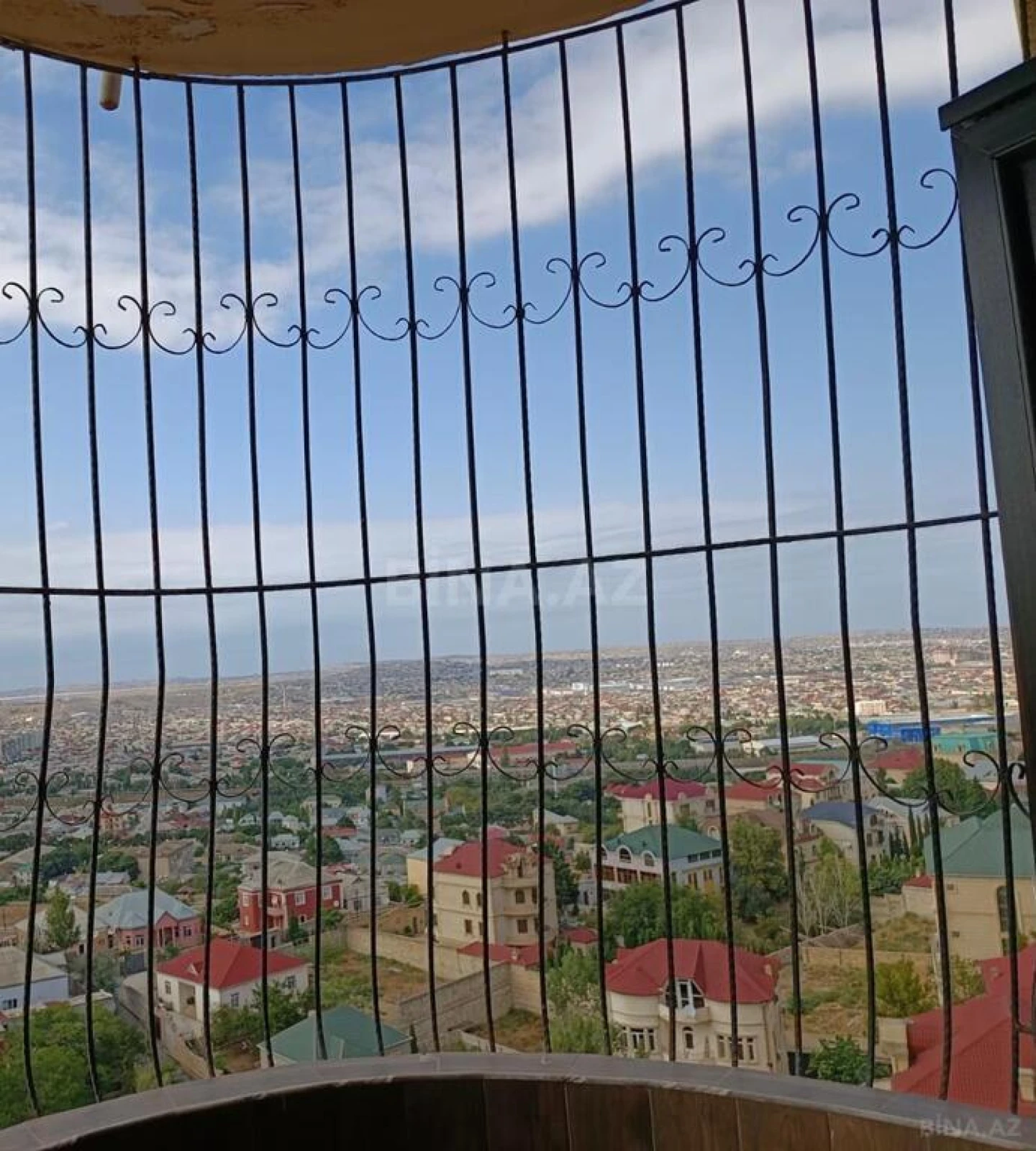 Satılır 2 otaqlı mənzil 112 m²