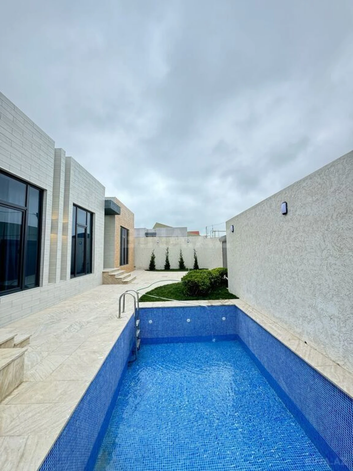 Satılır 4 otaqlı həyət evi 150 m²