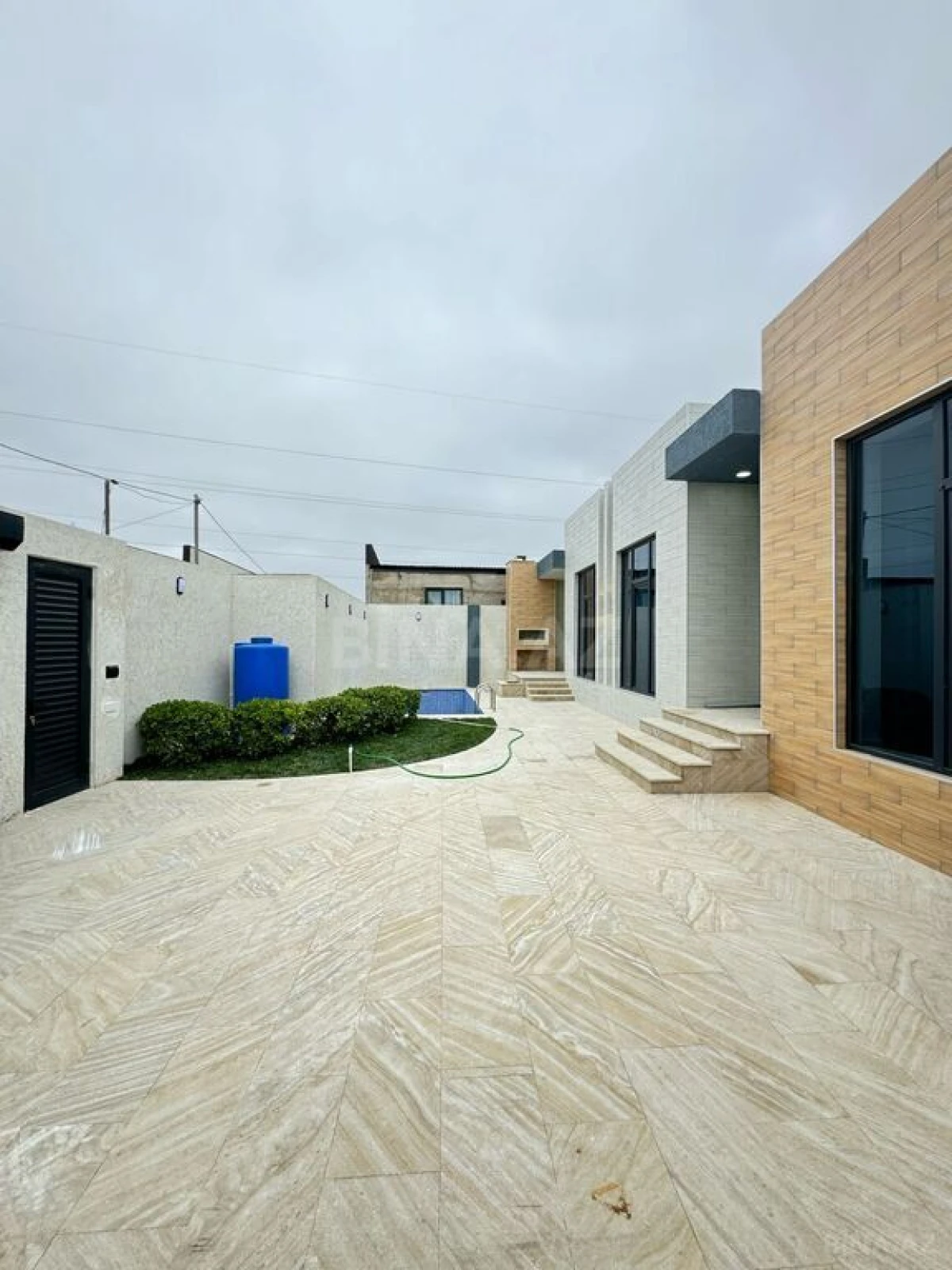 Satılır 4 otaqlı həyət evi 150 m²