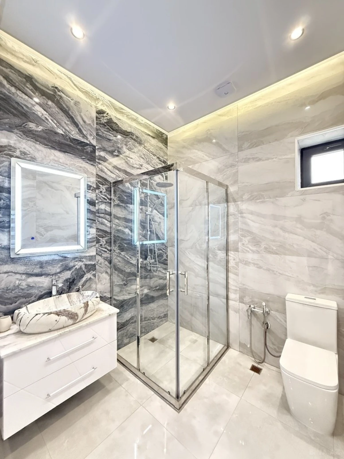 Satılır 4 otaqlı həyət evi 140 m²