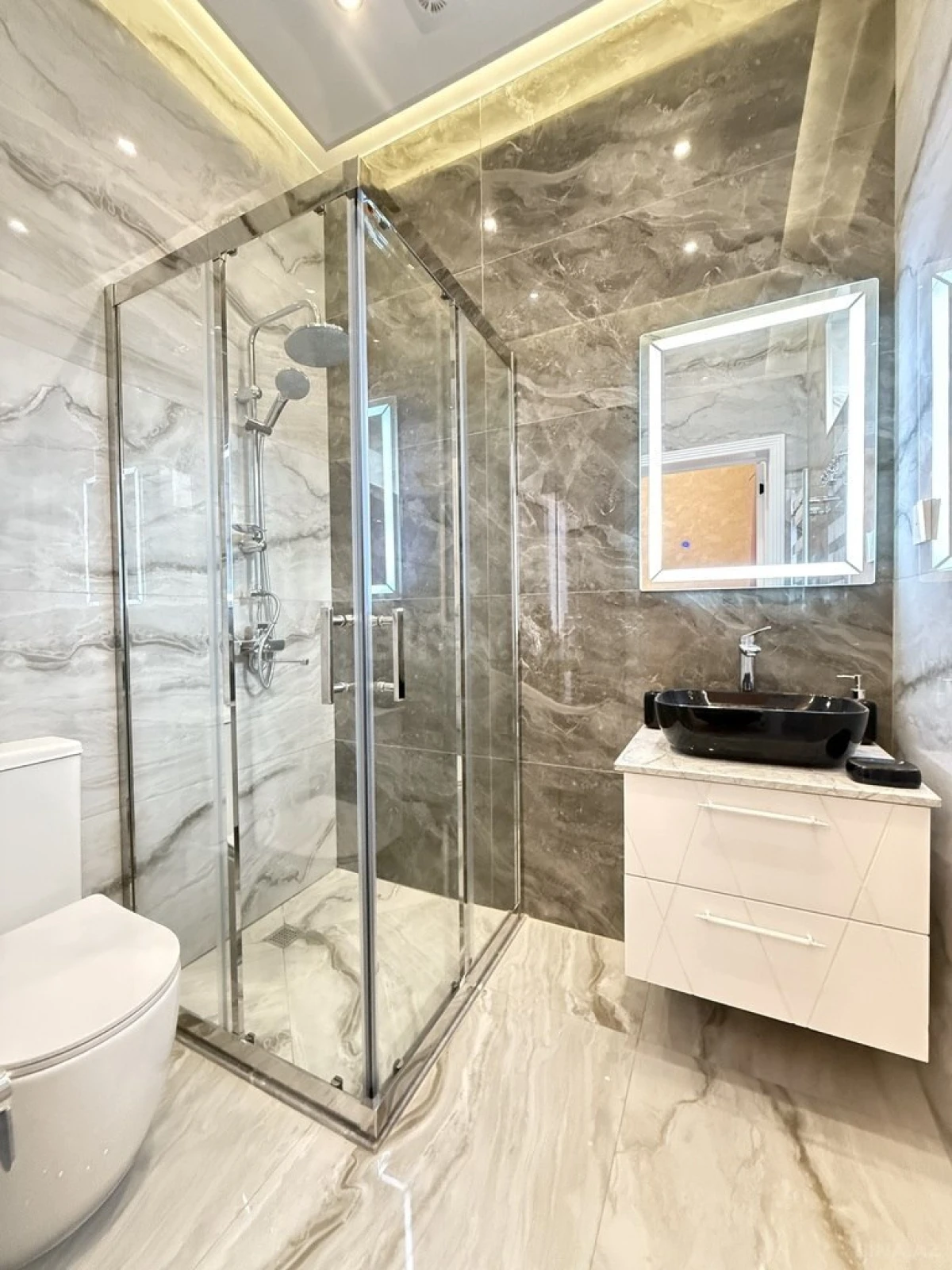 Satılır 4 otaqlı həyət evi 140 m²