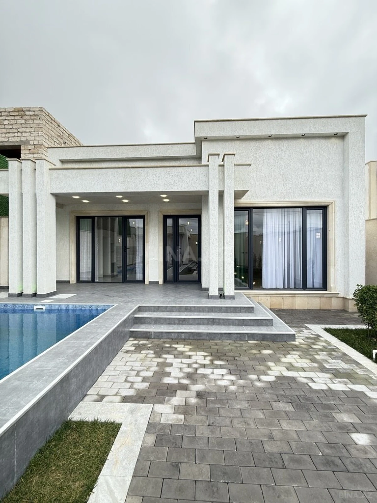 Satılır 4 otaqlı həyət evi 140 m²